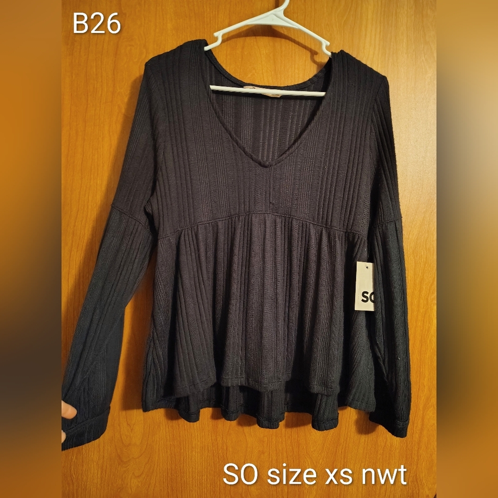 SO Ribbed V-Neck Peplum Long Sleeve Top - Navy